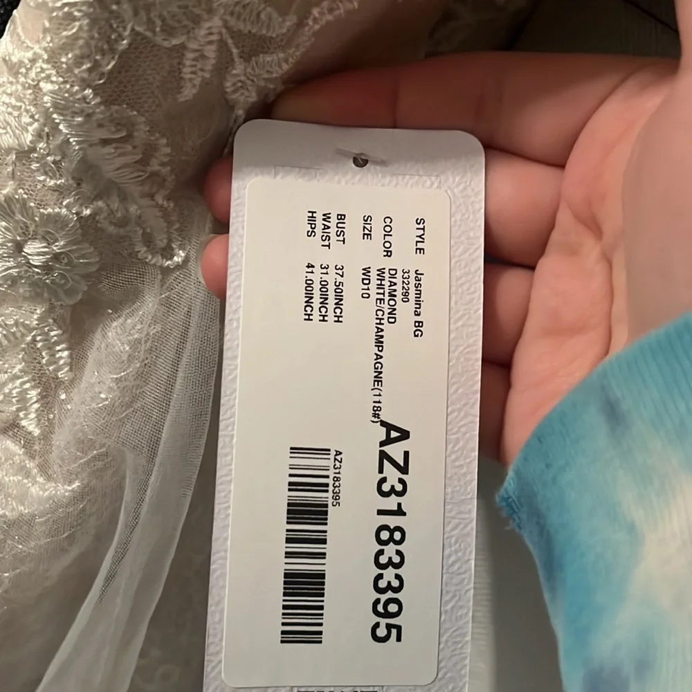 Brand New Azazie ‘Jasmina’ Wedding Dress-Size 10 - Picture 5 of 5